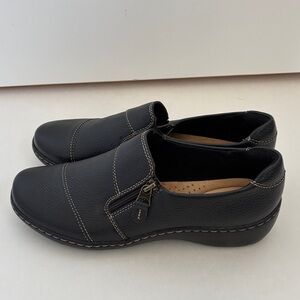 Clark’s Cora Harbor Black Pebbled Leather Loafer Shoes Womens Size 8.5